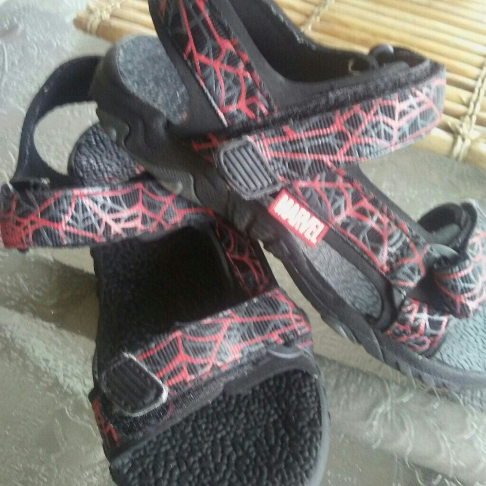 BOYS SANDALS